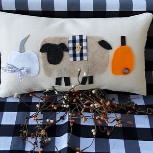 PRIMITIVE FALL PILLOW Pumpkin & Sheep